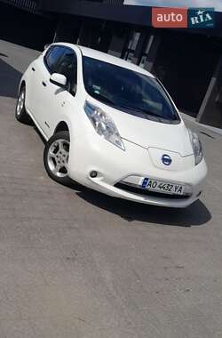 Хэтчбек Nissan Leaf 2016 в 