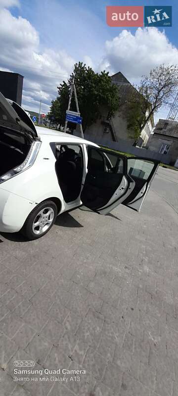 Хэтчбек Nissan Leaf 2016 в Ужгороде