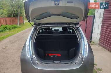 Хэтчбек Nissan Leaf 2014 в 