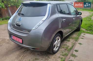Хэтчбек Nissan Leaf 2014 в 