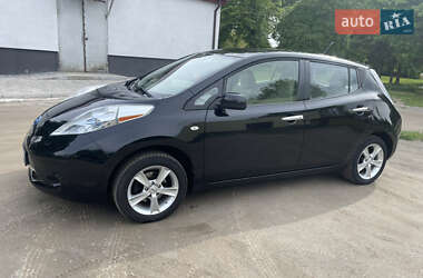 Хэтчбек Nissan Leaf 2012 в 
