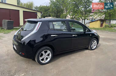 Хэтчбек Nissan Leaf 2012 в 