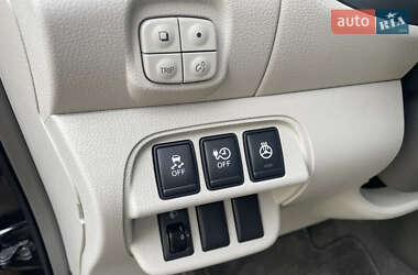 Хэтчбек Nissan Leaf 2012 в 