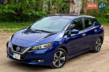 Хетчбек Nissan Leaf 2020 в 