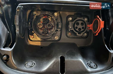 Хэтчбек Nissan Leaf 2012 в 