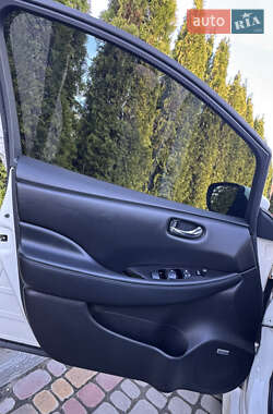 Хетчбек Nissan Leaf 2019 в 