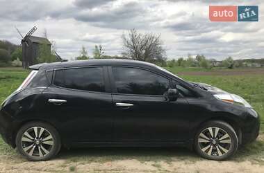 Хетчбек Nissan Leaf 2014 в Диканьці