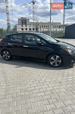 Хэтчбек Nissan Leaf 2019 в 