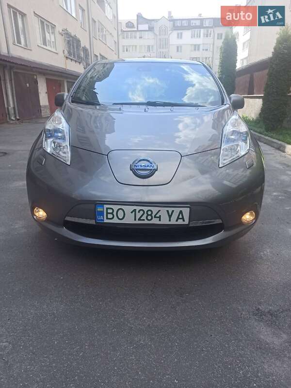 Хетчбек Nissan Leaf 2015 в Тернополі