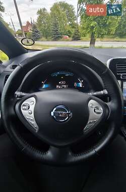Хэтчбек Nissan Leaf 2017 в 