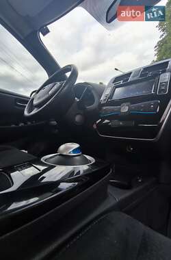 Хэтчбек Nissan Leaf 2017 в 
