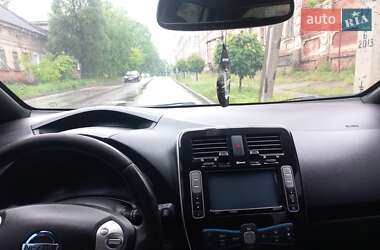 Хетчбек Nissan Leaf 2013 в 