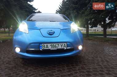 Хетчбек Nissan Leaf 2013 в 