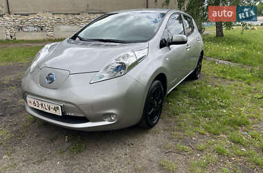 Хэтчбек Nissan Leaf 2013 в 