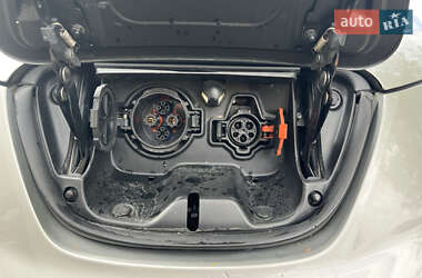 Хэтчбек Nissan Leaf 2013 в 
