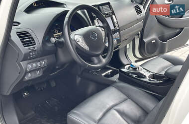Хетчбек Nissan Leaf 2015 в 