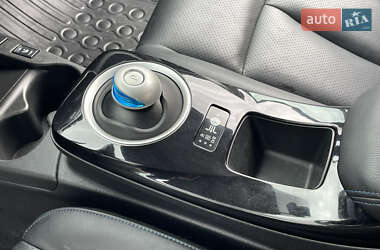 Хетчбек Nissan Leaf 2015 в 