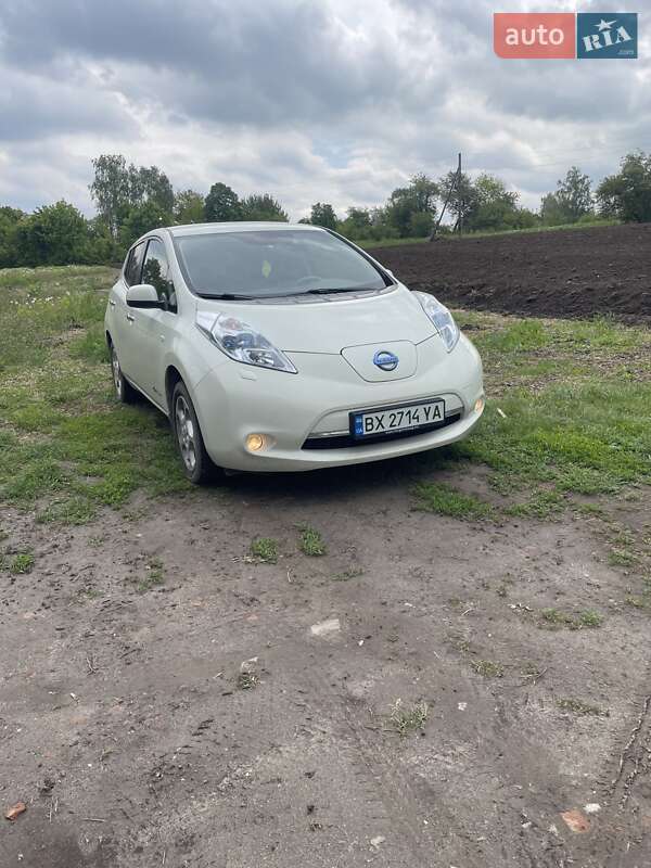 Хетчбек Nissan Leaf 2012 в Шепетівці