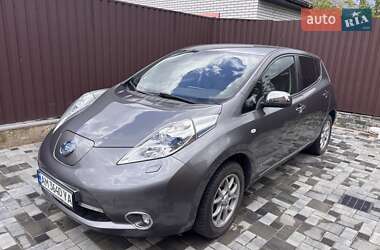 Хетчбек Nissan Leaf 2013 в 