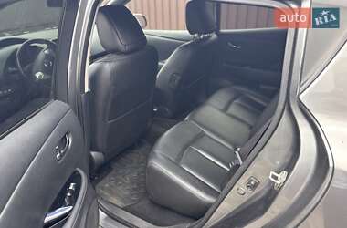 Хетчбек Nissan Leaf 2013 в 