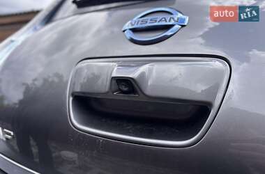 Хетчбек Nissan Leaf 2013 в 
