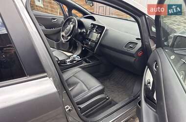 Хетчбек Nissan Leaf 2013 в 