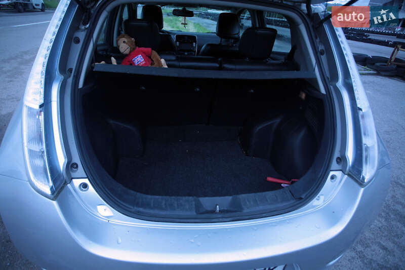 Хэтчбек Nissan Leaf 2013 в Львове