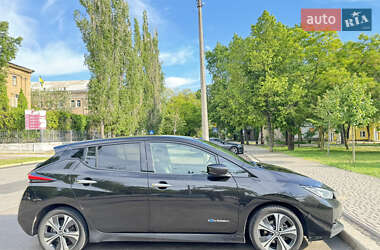 Хэтчбек Nissan Leaf 2018 в Николаеве