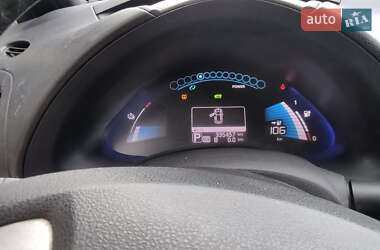Хетчбек Nissan Leaf 2013 в 