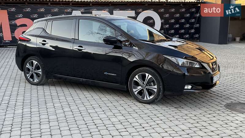 Хэтчбек Nissan Leaf 2018 в 