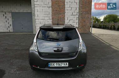 Хэтчбек Nissan Leaf 2015 в 