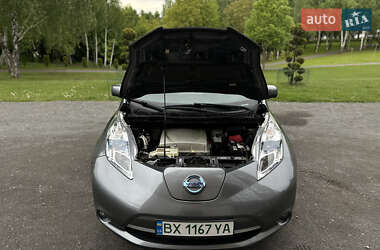 Хэтчбек Nissan Leaf 2015 в 