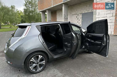 Хэтчбек Nissan Leaf 2015 в 