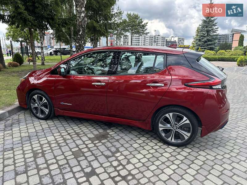 Хэтчбек Nissan Leaf 2018 в Киеве