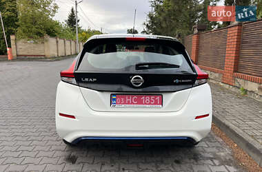 Хэтчбек Nissan Leaf 2021 в 