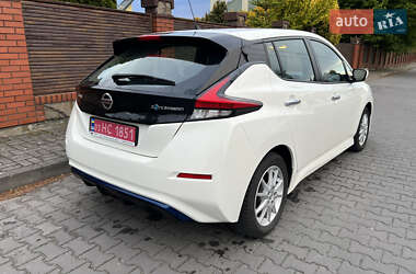 Хэтчбек Nissan Leaf 2021 в 