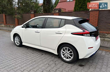 Хэтчбек Nissan Leaf 2021 в 
