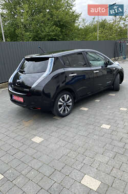 Хэтчбек Nissan Leaf 2014 в 