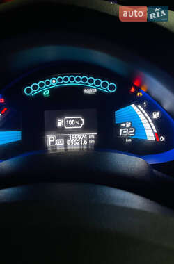 Хэтчбек Nissan Leaf 2013 в 