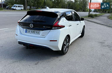 Хэтчбек Nissan Leaf 2018 в 