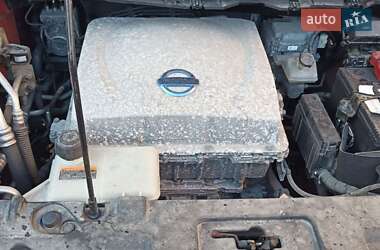 Хэтчбек Nissan Leaf 2014 в 