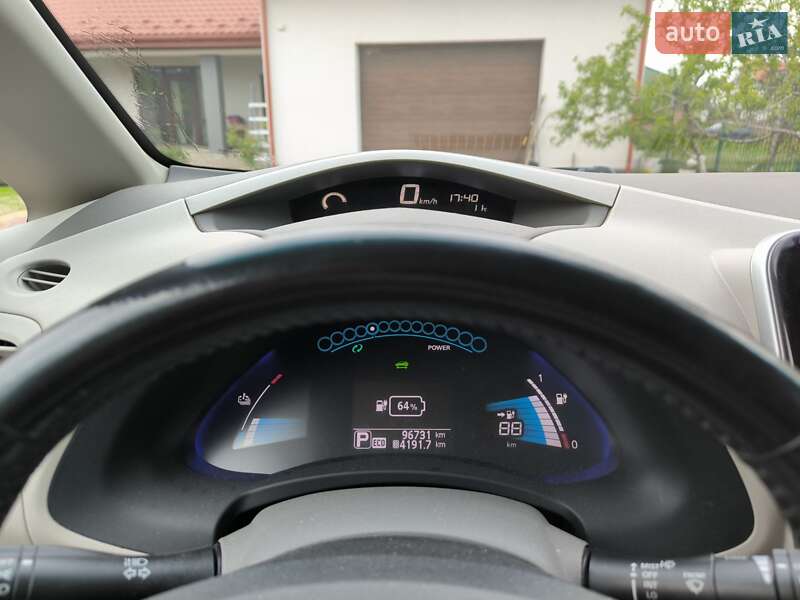 Хэтчбек Nissan Leaf 2013 в Житомире