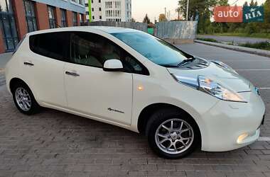 Хетчбек Nissan Leaf 2013 в 