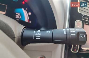 Хетчбек Nissan Leaf 2013 в 