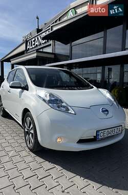 Хэтчбек Nissan Leaf 2015 в 