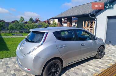 Хэтчбек Nissan Leaf 2014 в 