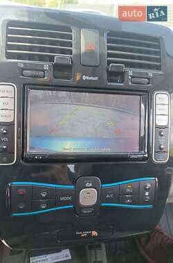 Хэтчбек Nissan Leaf 2011 в 