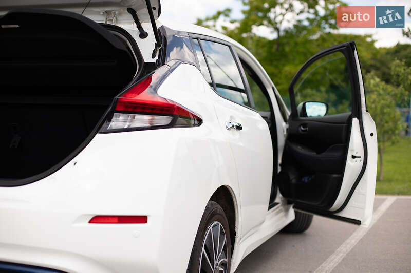 Хетчбек Nissan Leaf 2021 в Івано-Франківську