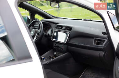 Хэтчбек Nissan Leaf 2021 в 