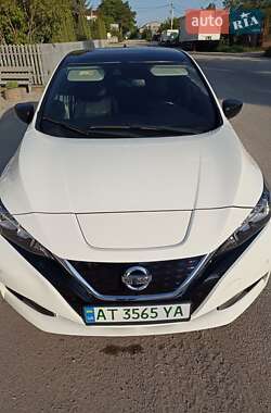 Хэтчбек Nissan Leaf 2018 в 